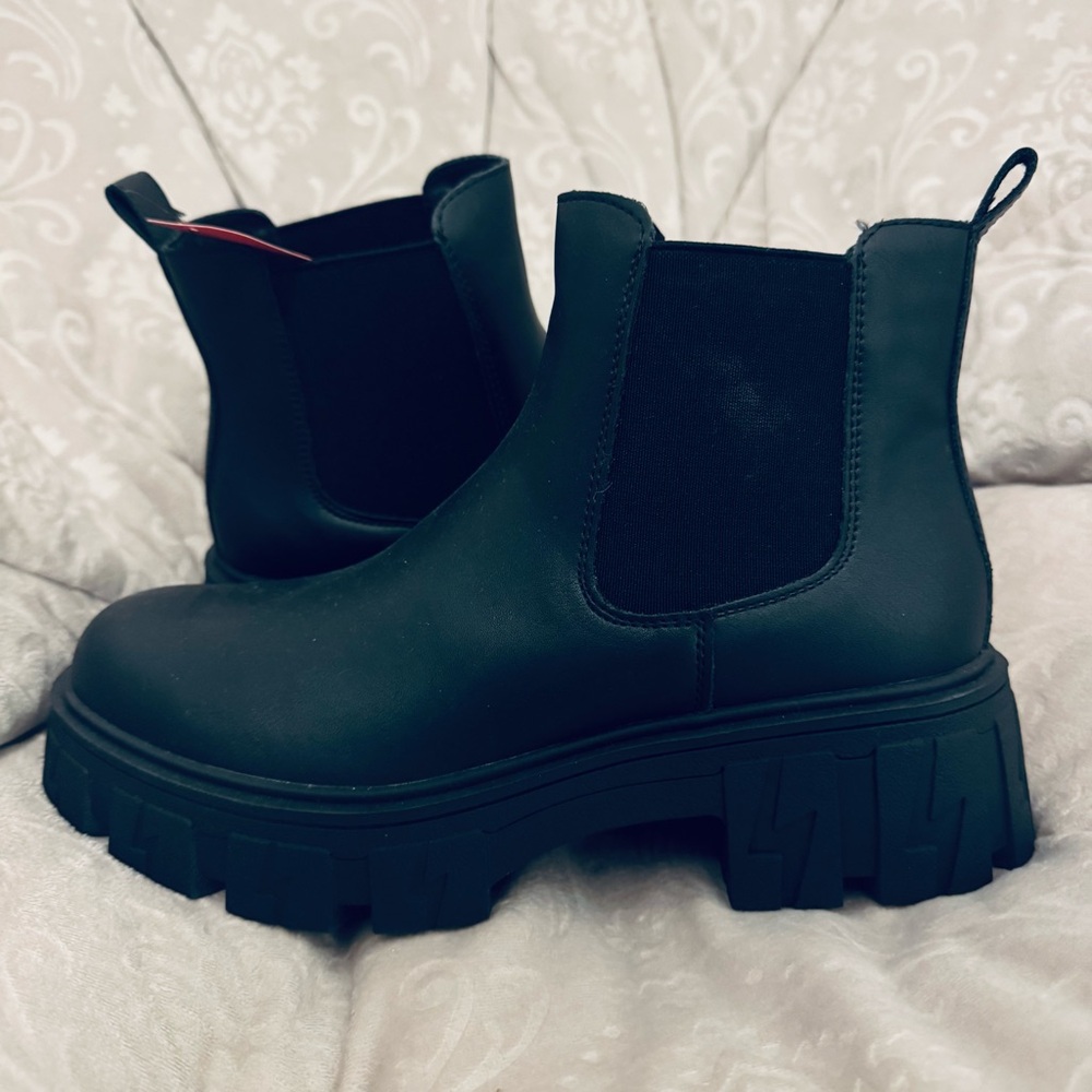 Elegant Black Ankle Booties